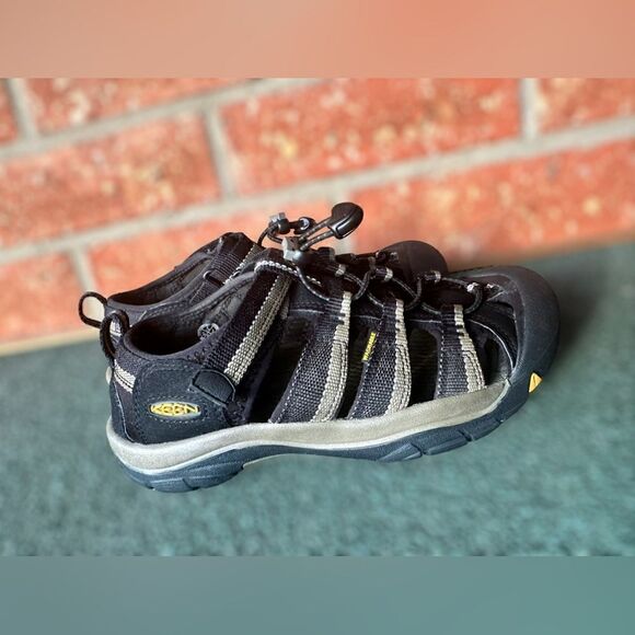 Keen H2 Newport Hard Toe Washable Sandals Size 4 Big Kids - Picture 10 of 15